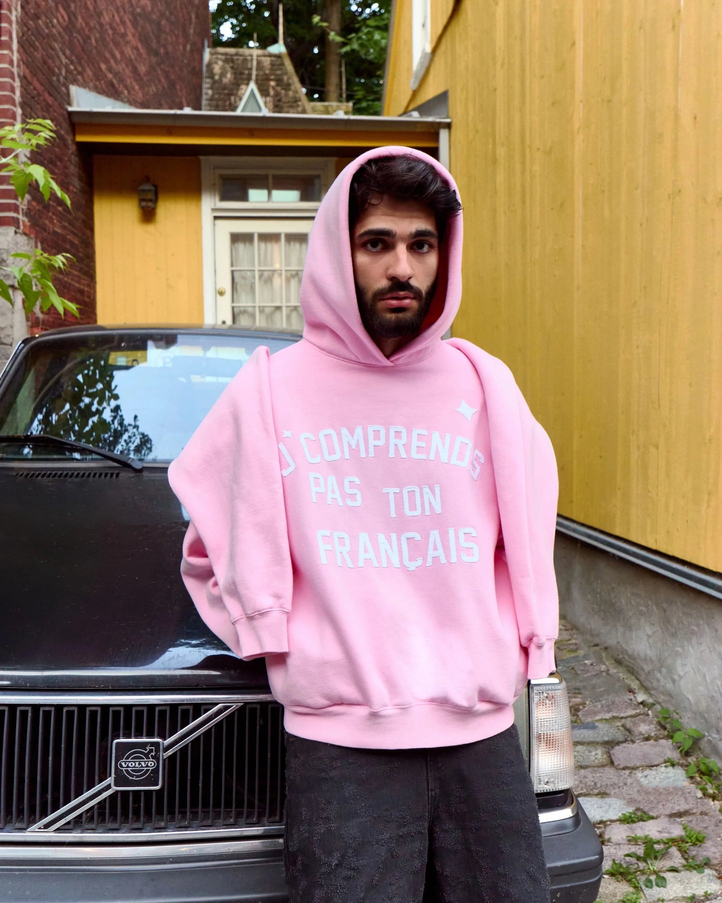 HOODIE “J’COMPRENDS PAS TON FRANÇAIS” - ROSE