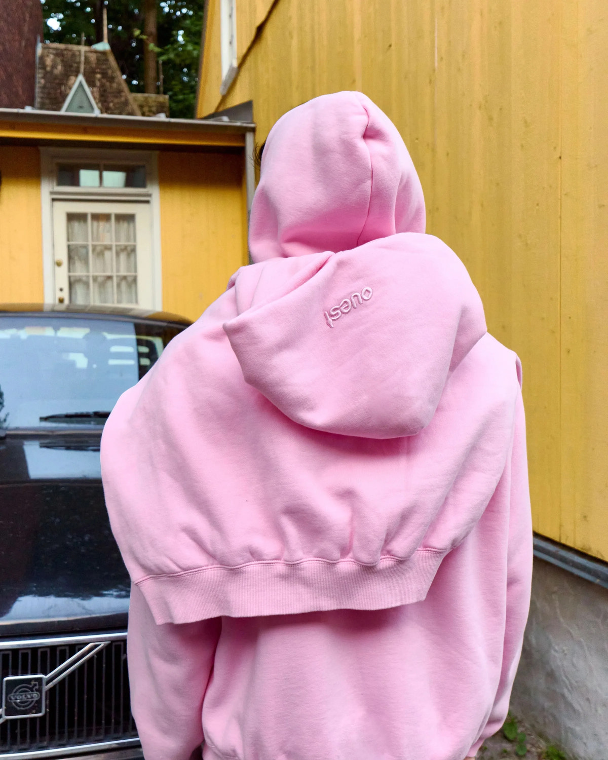 HOODIE “J’COMPRENDS PAS TON FRANÇAIS” - ROSE