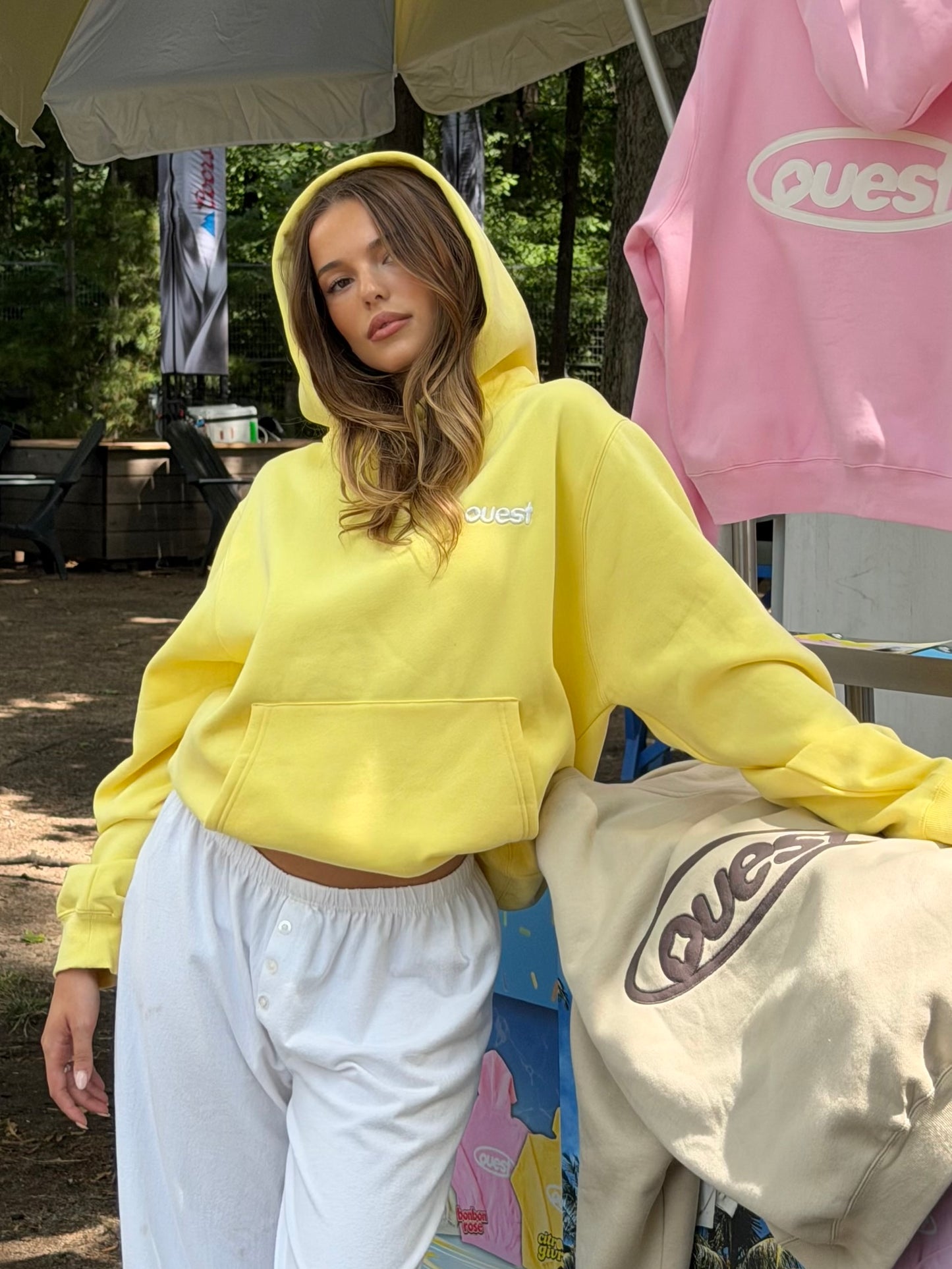 HOODIE "OUEST" - JAUNE BUTTER