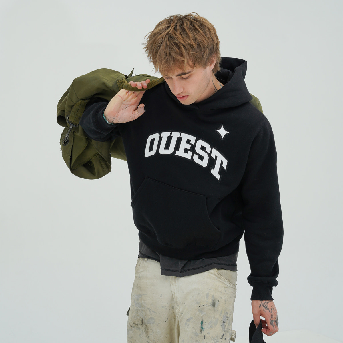 HOODIE “VARSITY” - BLANC SUR NOIR