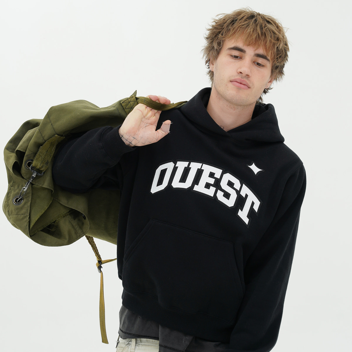 HOODIE “VARSITY” - BLANC SUR NOIR